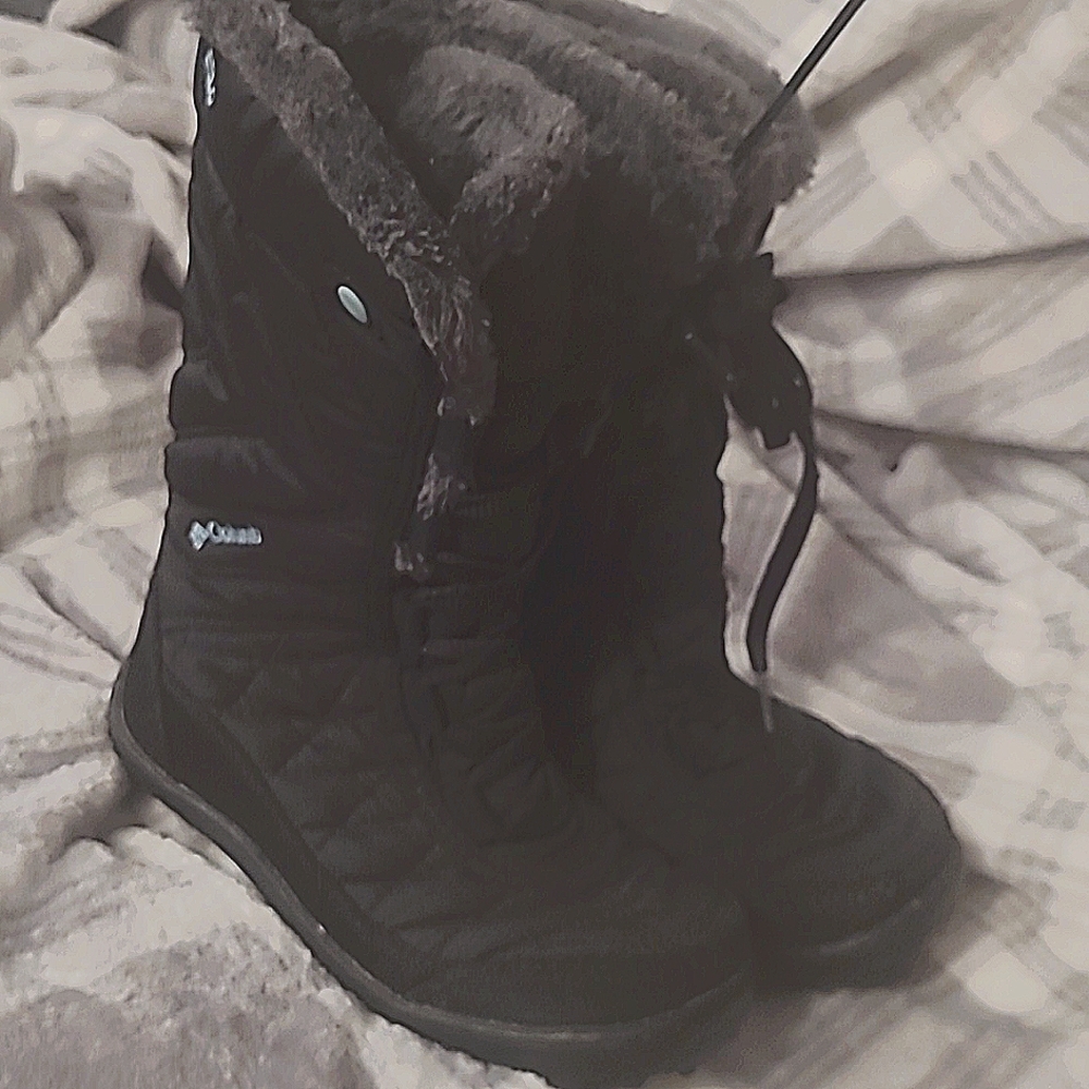Columbia Unisex-Child Minx Mid Iii Waterproof Omni-Heat snow Boot- Youth 1